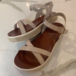 Mia Women’s Platform Sandal 9.5